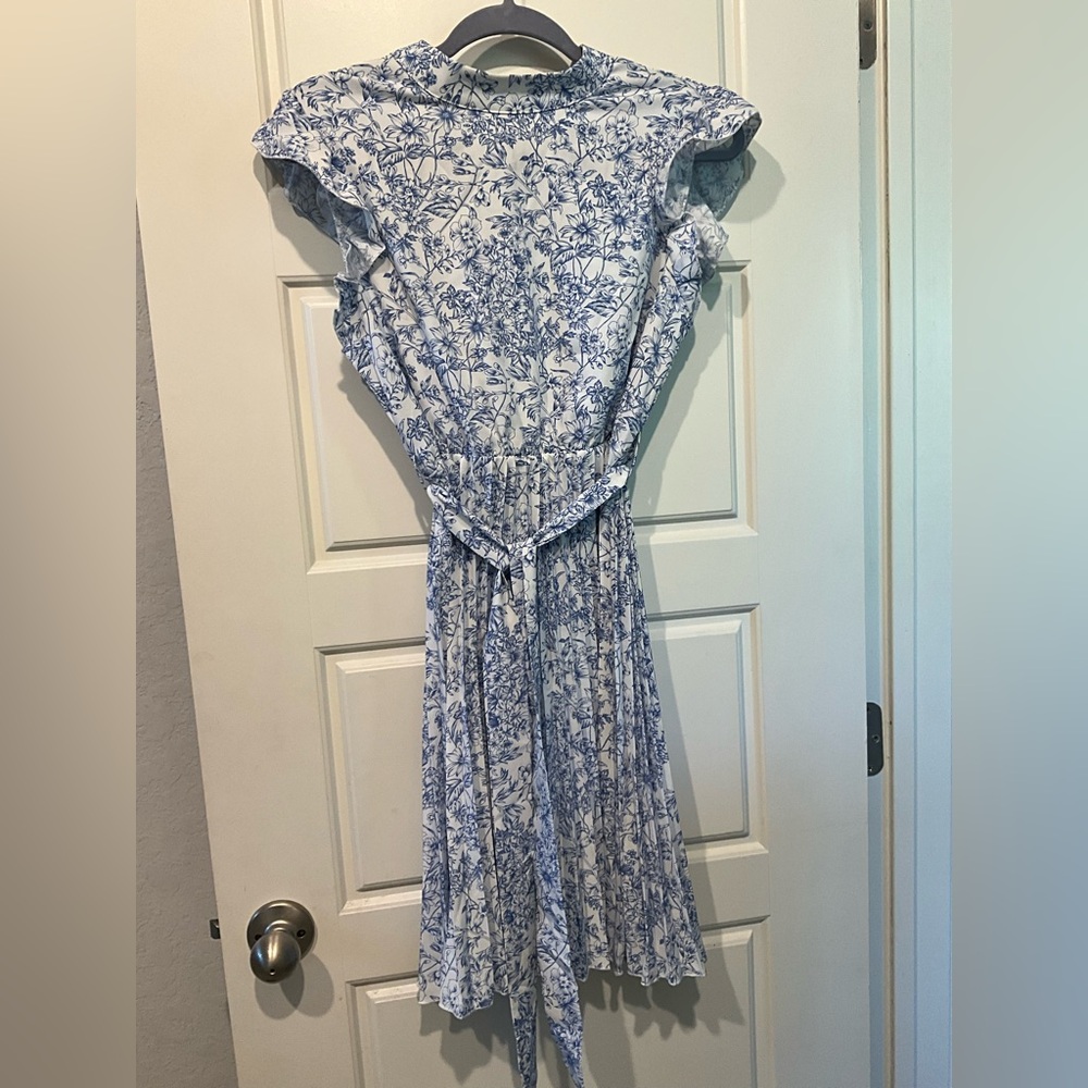 SHEIN Blue & White Floral Smocked Mini Dress